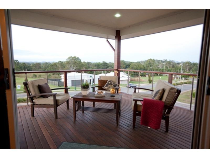 2 Pinnacle Court, Jones Hill QLD 4570