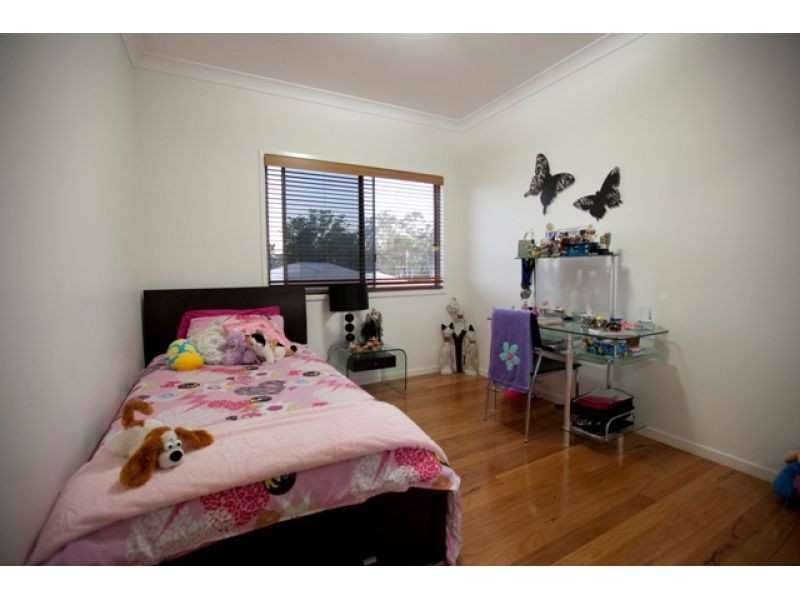 2 Pinnacle Court, Jones Hill QLD 4570