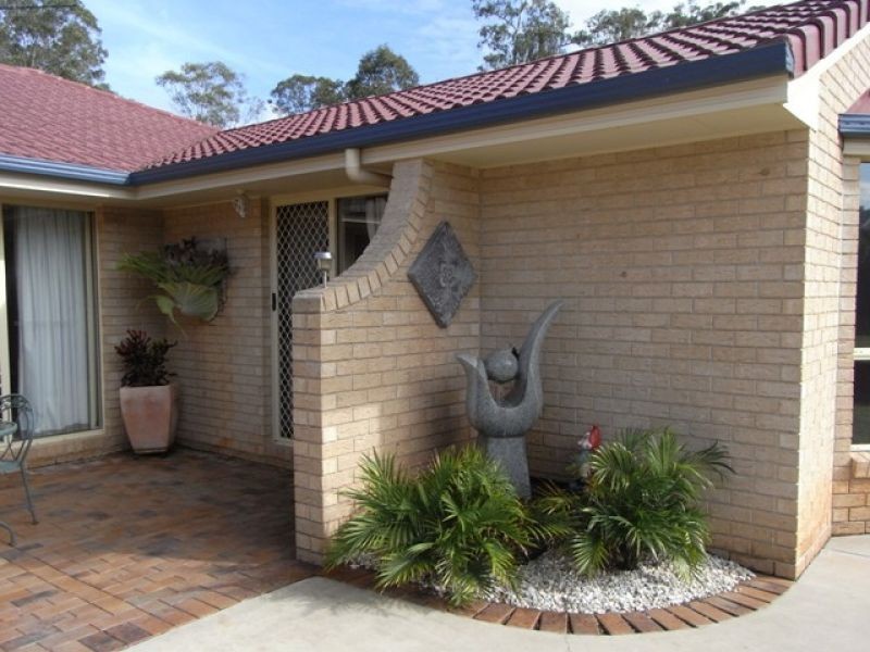 24 Piccadilly Drive, Southside QLD 4570