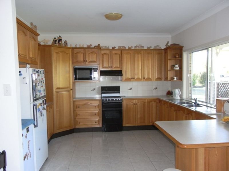 2 Curtain Road, Pie Creek QLD 4570