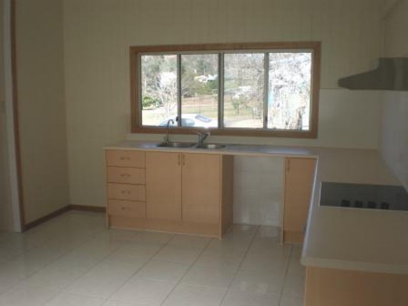 15 Bridge Street, Kilkivan QLD 4600