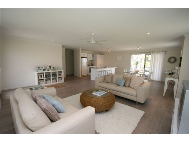 14 Rocklea Drive, Southside QLD 4570