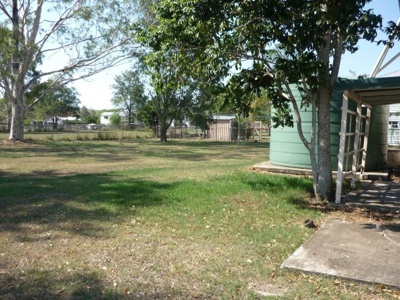 1 Railway Parade, Theebine QLD 4570