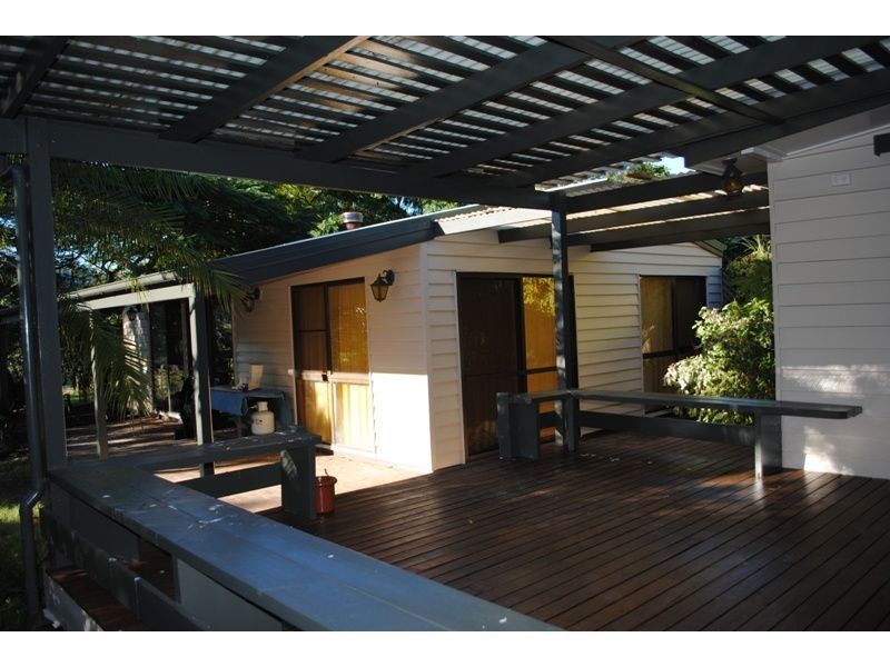 822 Bruce Highway, Chatsworth QLD 4570