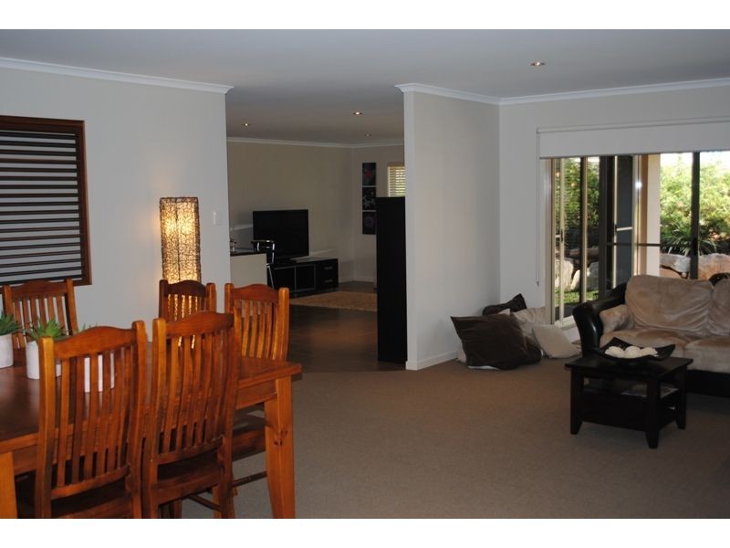33 Bushland Drive, Southside QLD 4570