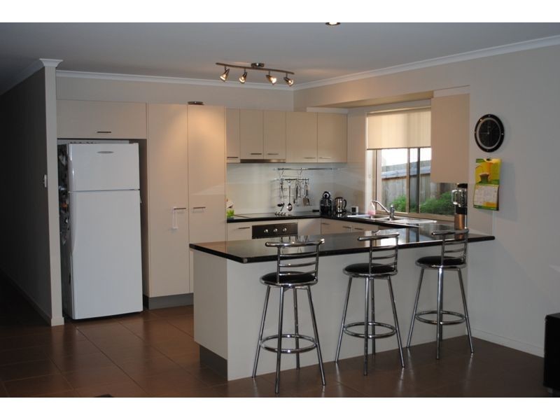 33 Bushland Drive, Southside QLD 4570