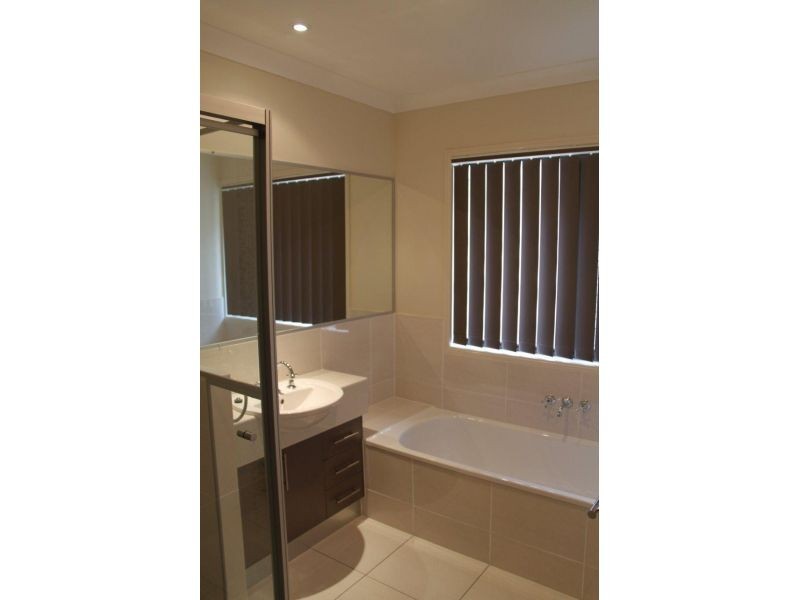 85 Gympie View Drive, Southside QLD 4570