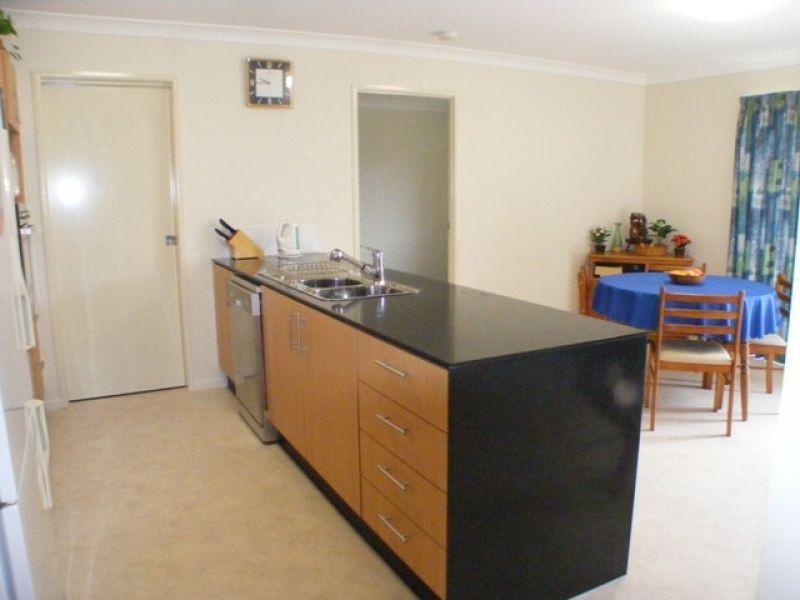 5b Vista Close, Southside QLD 4570