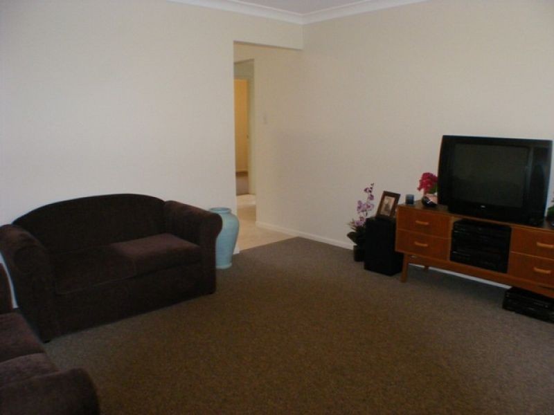 5b Vista Close, Southside QLD 4570
