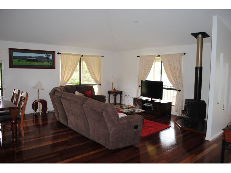 6 Tea Tree Court, The Palms QLD 4570