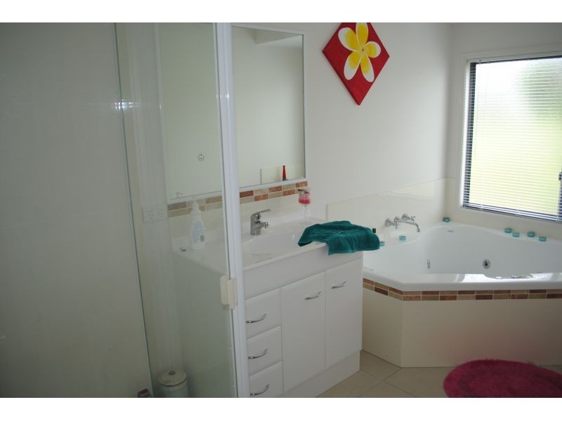 6 Tea Tree Court, The Palms QLD 4570