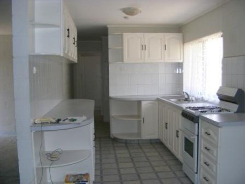 3 School Street, Kilkivan QLD 4600