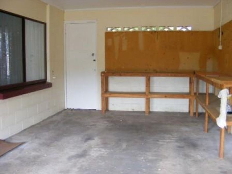 3 School Street, Kilkivan QLD 4600