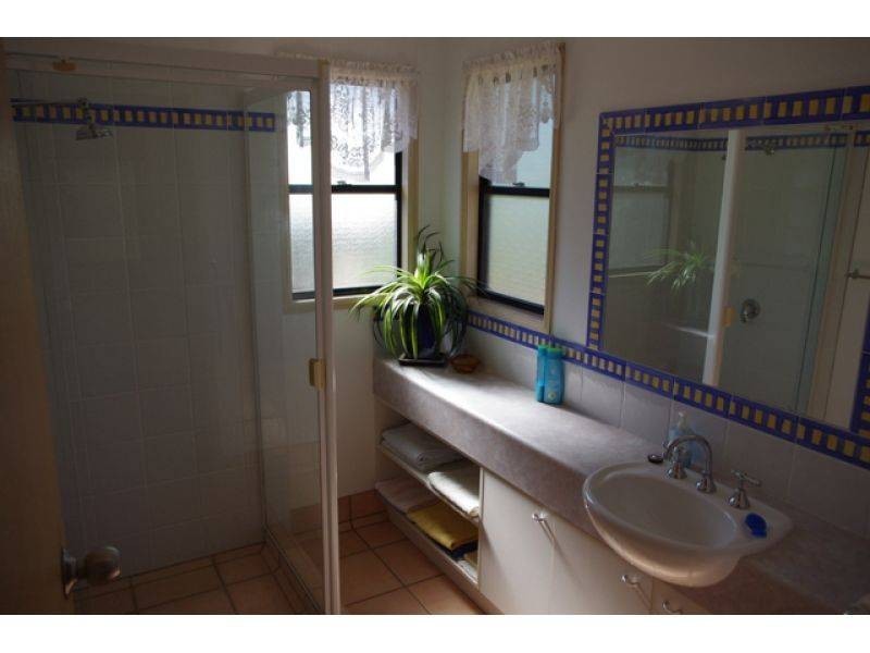 Mcintosh Creek QLD 4570