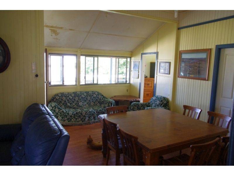 98 Ahern Road, Tansey QLD 4601