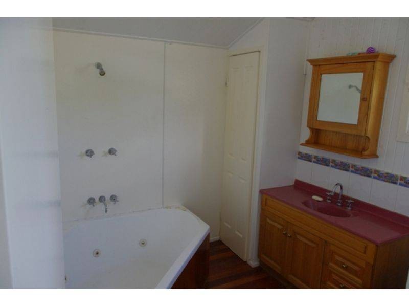 98 Ahern Road, Tansey QLD 4601