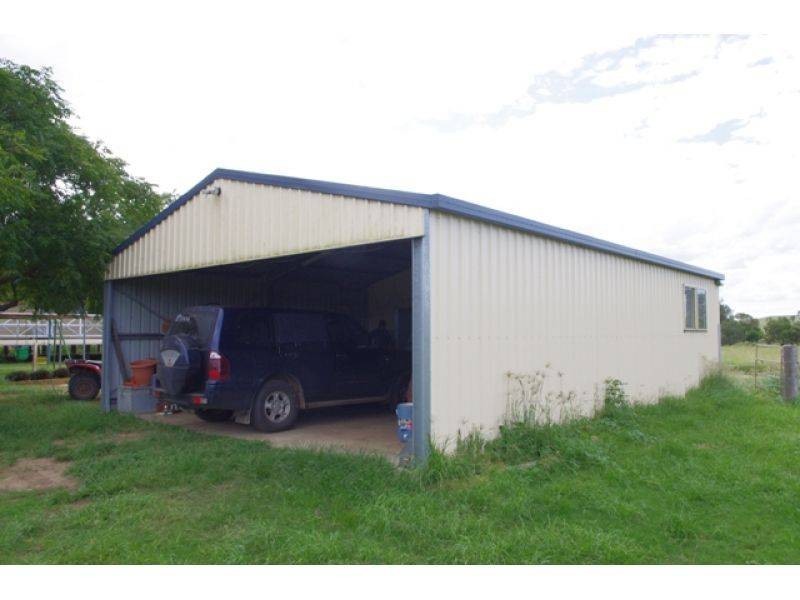 98 Ahern Road, Tansey QLD 4601