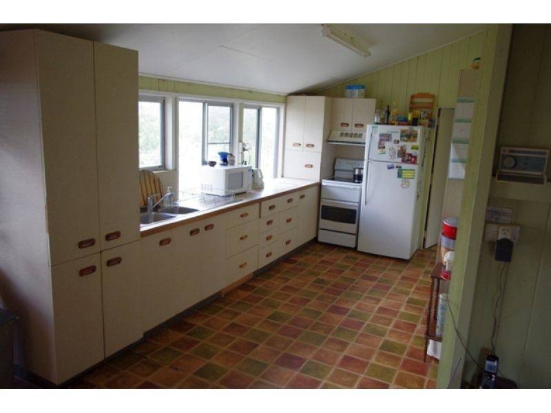 98 Ahern Road, Tansey QLD 4601