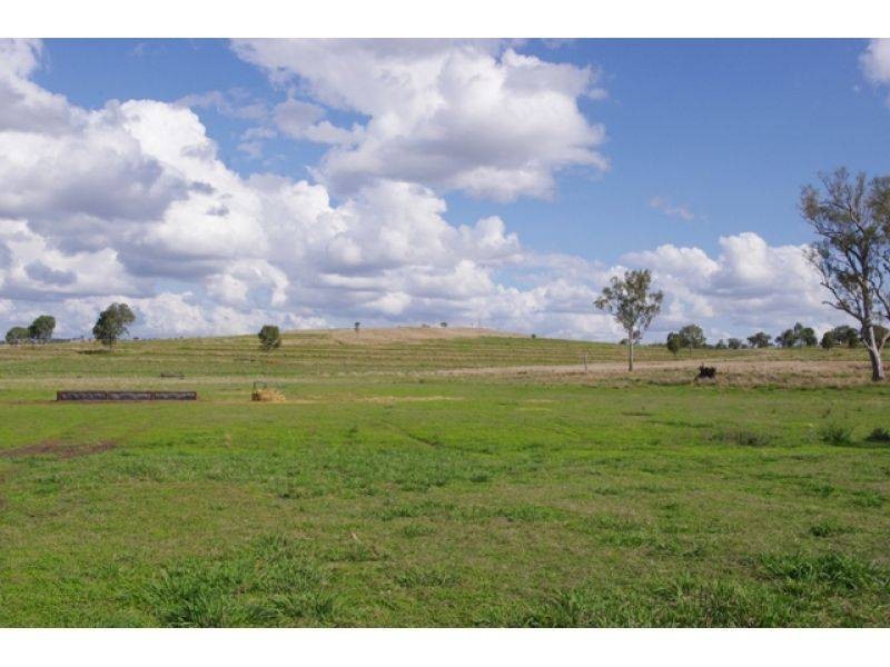 98 Ahern Road, Tansey QLD 4601