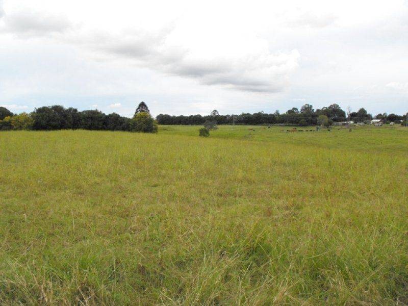 21 POWER Road, Southside QLD 4570
