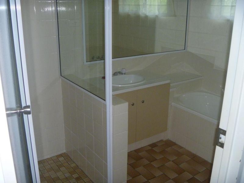 5 Samantha Drive, Southside QLD 4570