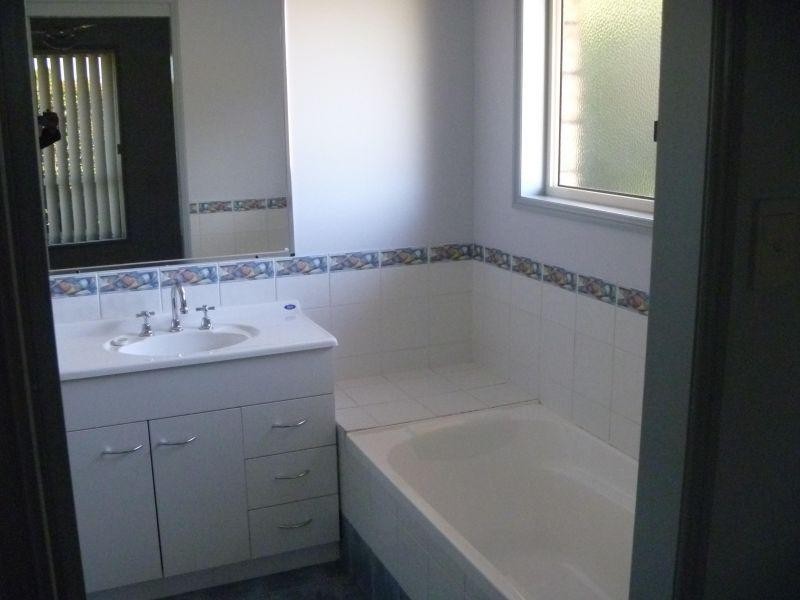 13 James Kidd Drive, Monkland QLD 4570