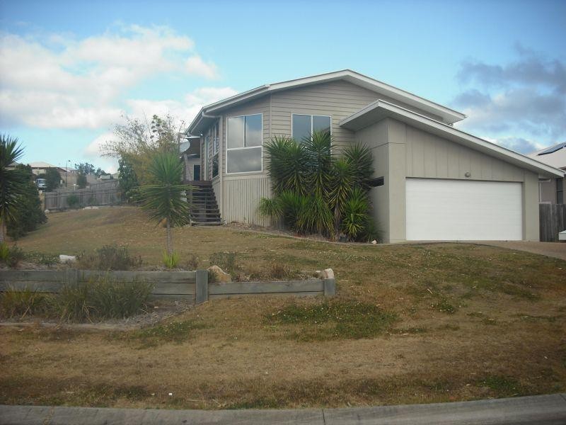 35 Presidential Avenue, Southside QLD 4570