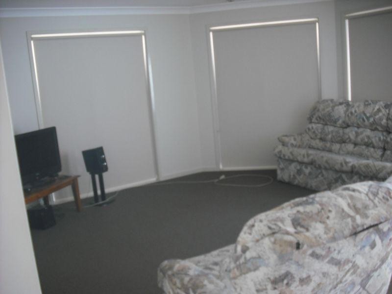 35 Presidential Avenue, Southside QLD 4570