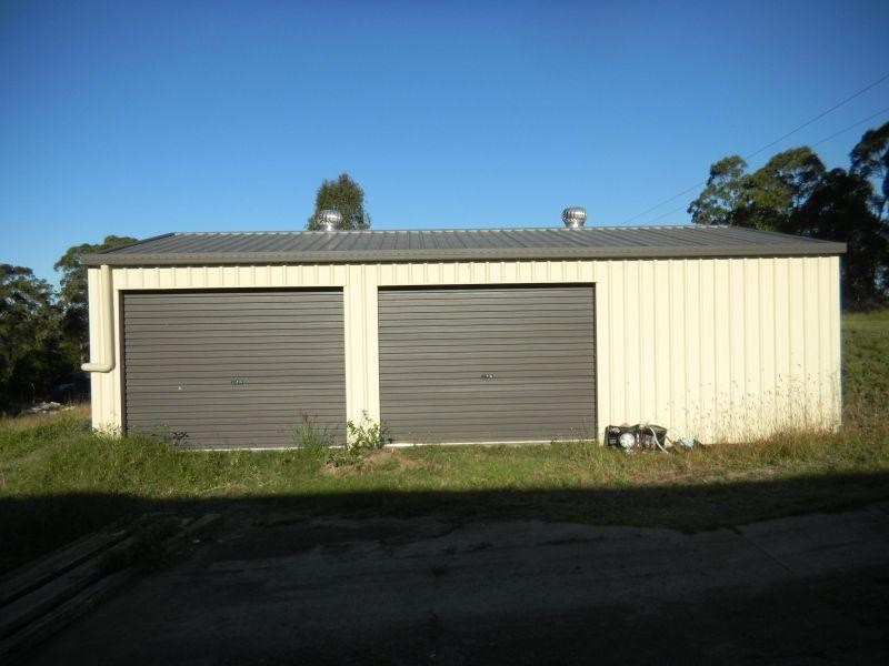 173 McIntosh Creek Road, Jones Hill QLD 4570