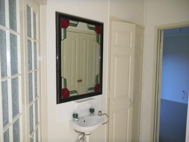 173 McIntosh Creek Road, Jones Hill QLD 4570