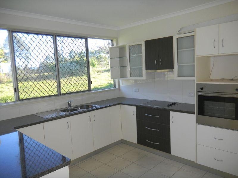 173 McIntosh Creek Road, Jones Hill QLD 4570