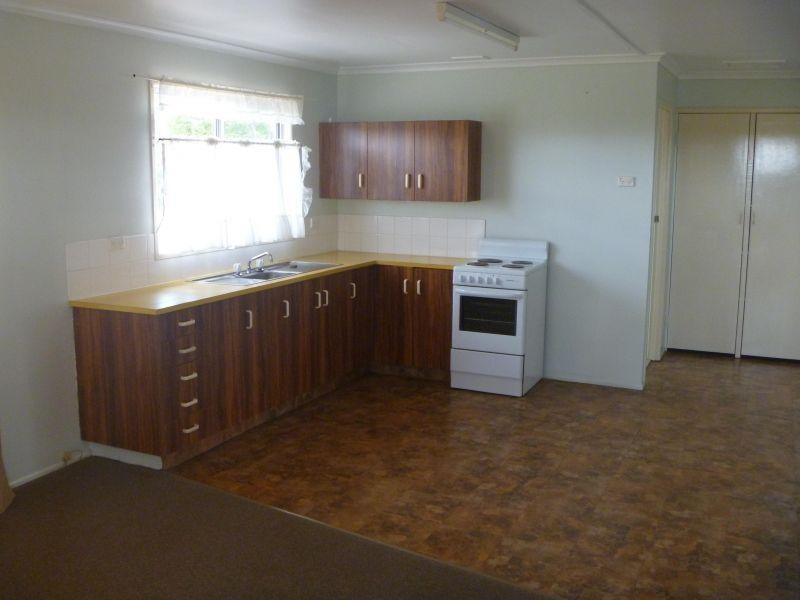 2/21 Power Road, Southside QLD 4570