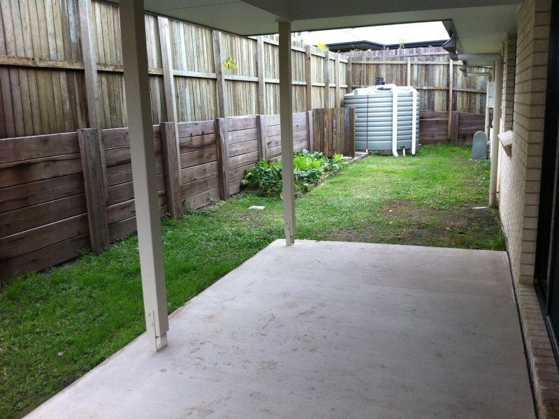 2/1 Suncrest Court, Southside QLD 4570