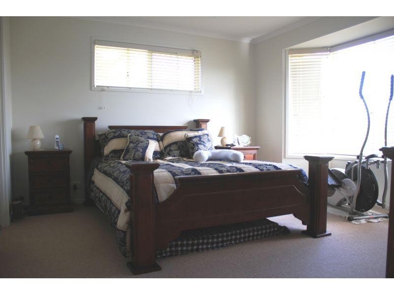 5 Rosewood Court, Southside QLD 4570