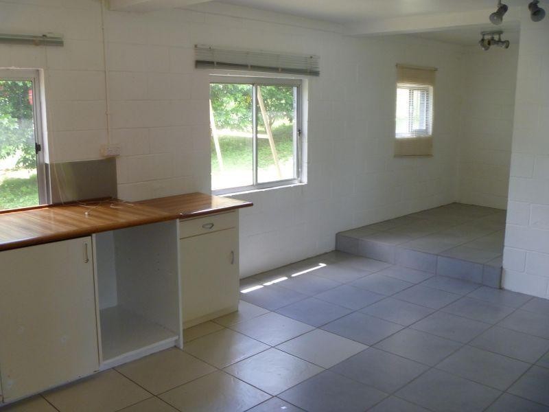 27 Crown Rd, Gympie QLD 4570
