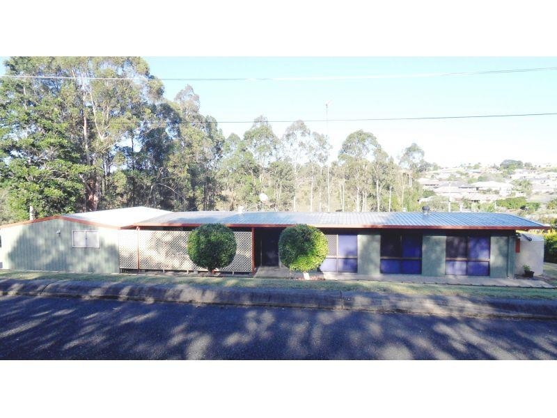 2 Acacia Circle, Southside QLD 4570