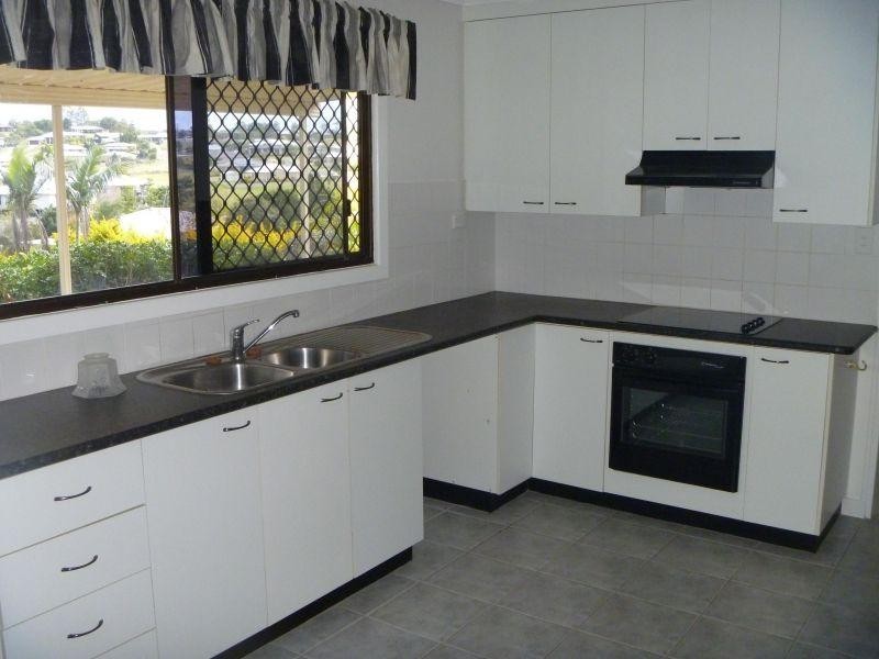 2 Acacia Circle, Southside QLD 4570