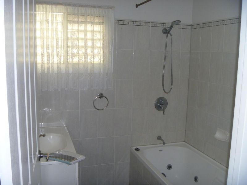 2 Acacia Circle, Southside QLD 4570