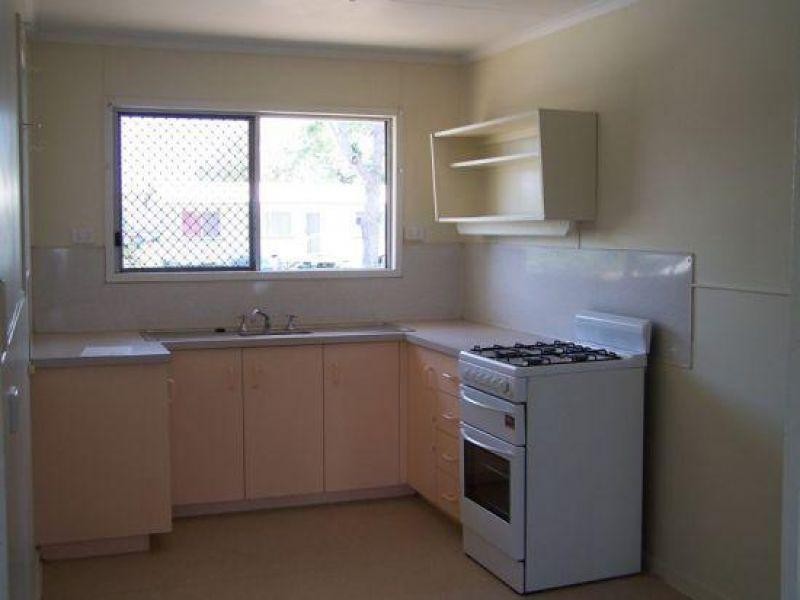 9 Neil Street, Southside QLD 4570