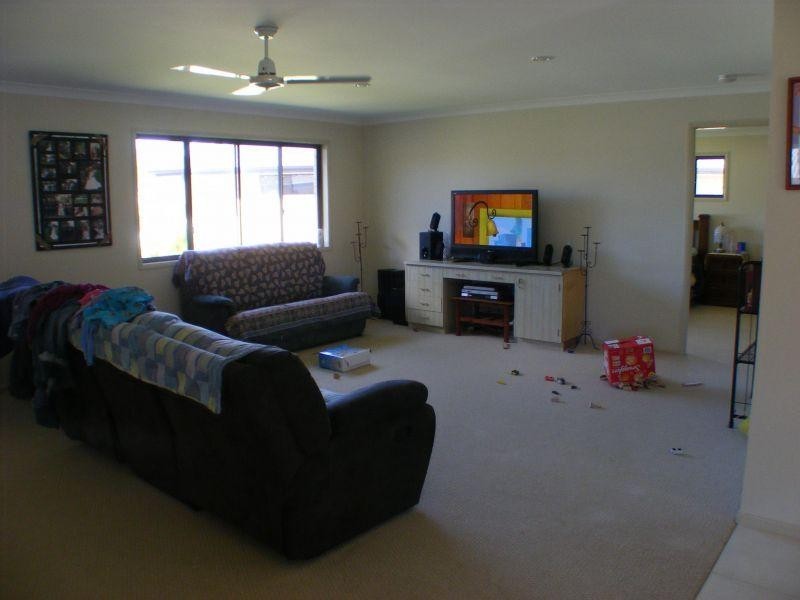 14 Parkview  Close, Southside QLD 4570