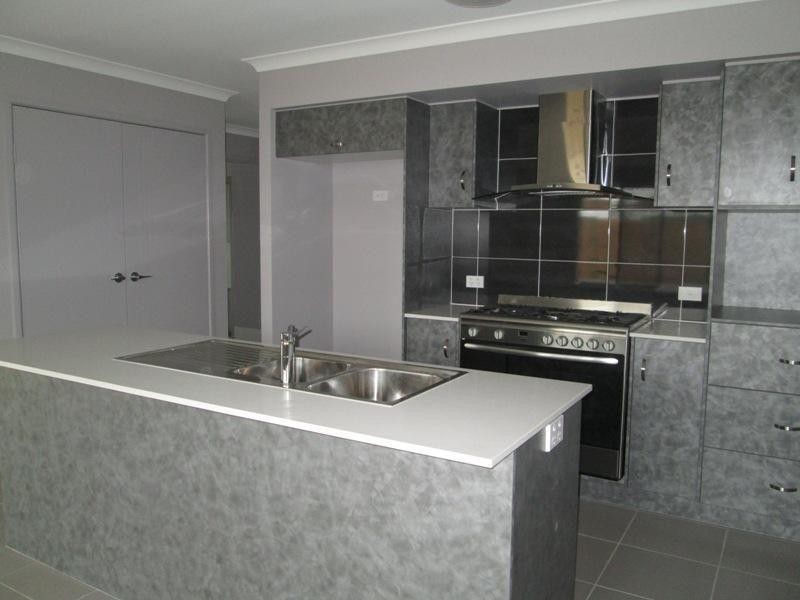 38 Woodlands Drive, Southside QLD 4570