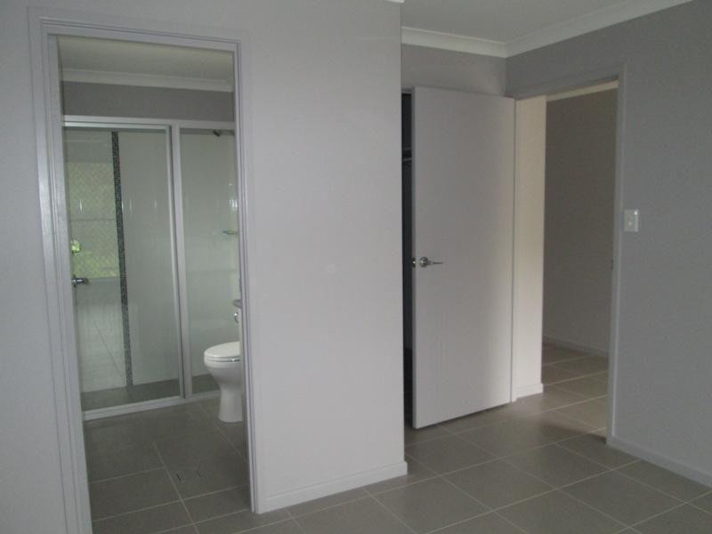 38 Woodlands Drive, Southside QLD 4570