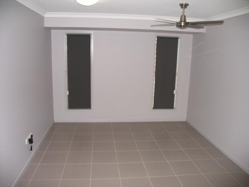 38 Woodlands Drive, Southside QLD 4570