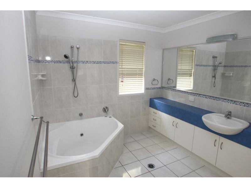 7/26 Esplanade, Tin Can Bay QLD 4580