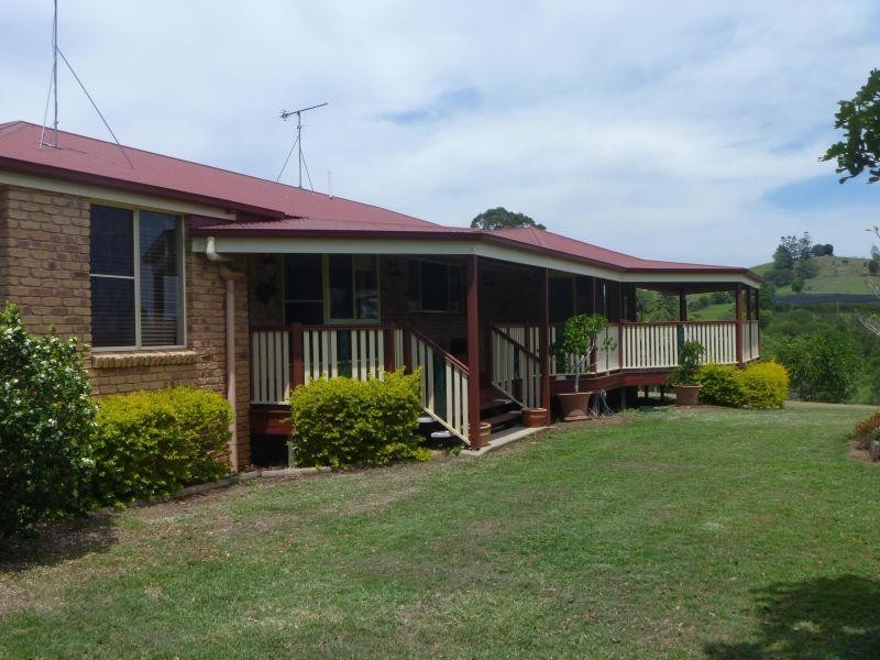 428 McIntosh Creek Rd, Mcintosh Creek QLD 4570