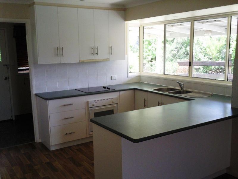 18 Fossickers Court, Southside QLD 4570