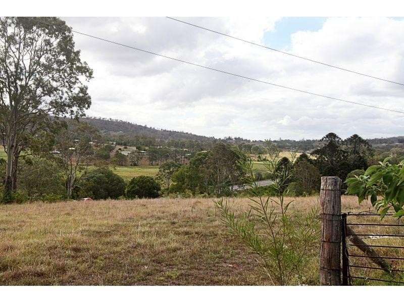 9a Bruce Highway, Chatsworth QLD 4570
