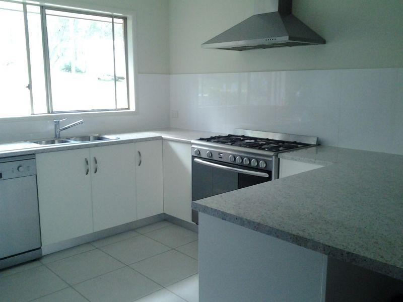 Glenwood QLD 4570