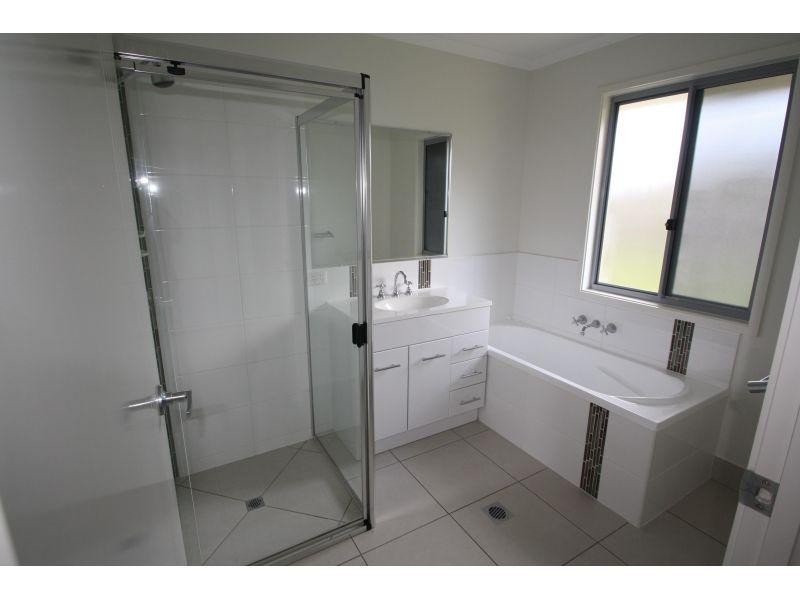 12 Eagle Hawk Drive, Southside QLD 4570