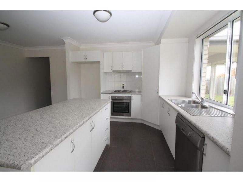 12 Principal Place, Jones Hill QLD 4570